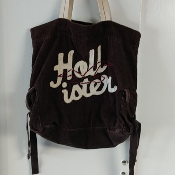 Hollister  Tee Shirt and Shorts Collaboration Combo - Picture 8 of 11